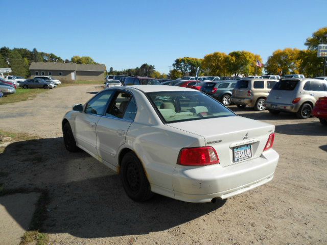 Mitsubishi Galant 2002 photo 2
