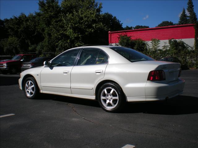 Mitsubishi Galant 2002 photo 2