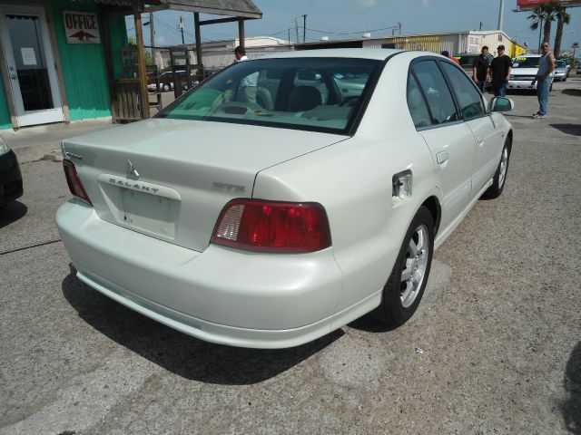 Mitsubishi Galant 2002 photo 2