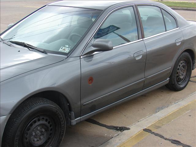Mitsubishi Galant 2002 photo 1