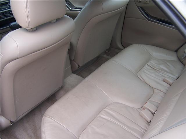 Mitsubishi Galant 2002 photo 2