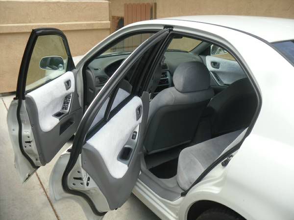 Mitsubishi Galant 2003 photo 2