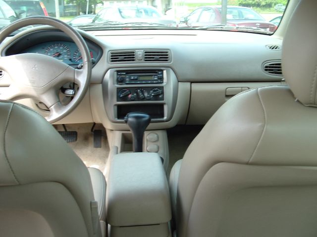Mitsubishi Galant 2003 photo 3