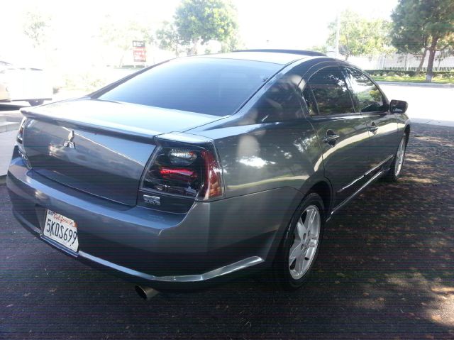 Mitsubishi Galant 2004 photo 2