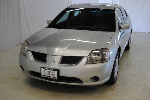 Mitsubishi Galant 2004 photo 1