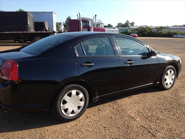 Mitsubishi Galant 2004 photo 1