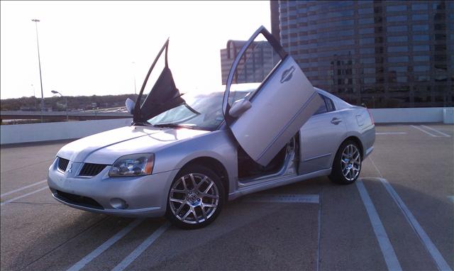 Mitsubishi Galant 2004 photo 1