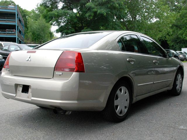 Mitsubishi Galant 2004 photo 0