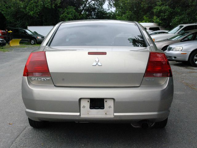 Mitsubishi Galant 2004 photo 1