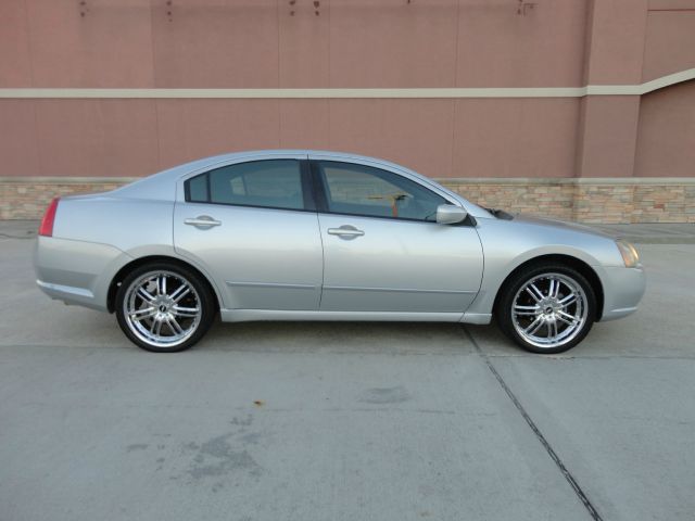 Mitsubishi Galant 2004 photo 4