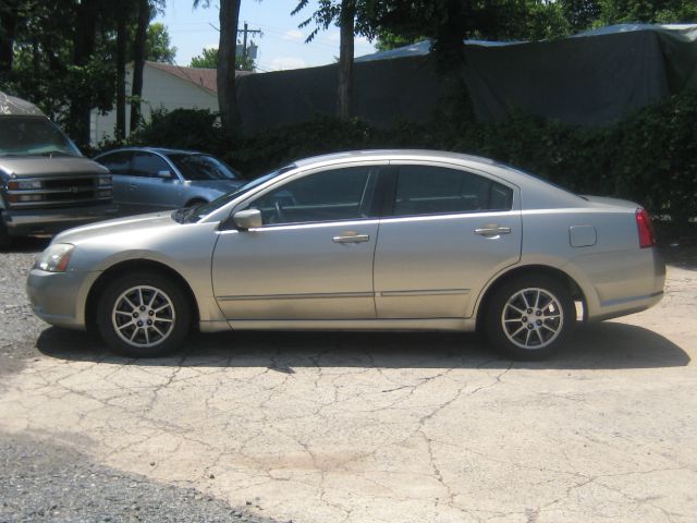 Mitsubishi Galant 2005 photo 2
