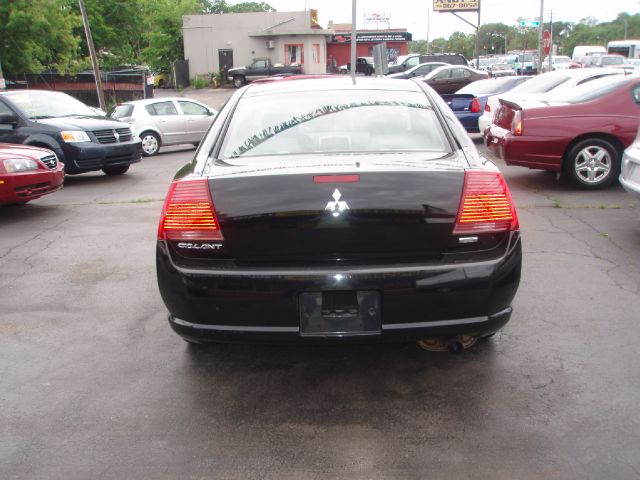 Mitsubishi Galant 2005 photo 2