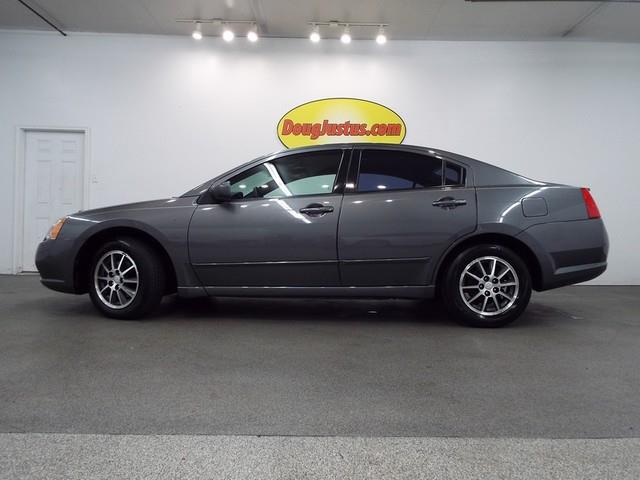 Mitsubishi Galant 2005 photo 3