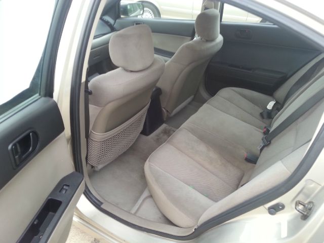 Mitsubishi Galant 2005 photo 4