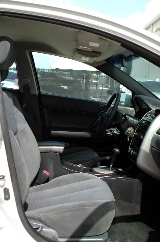 Mitsubishi Galant 2005 photo 2