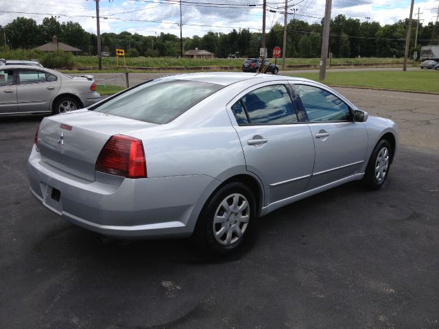 Mitsubishi Galant 2006 photo 2