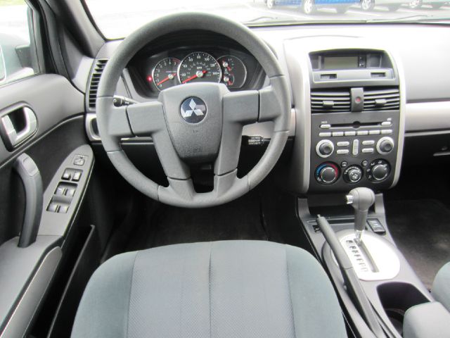 Mitsubishi Galant 2006 photo 6