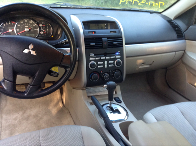Mitsubishi Galant 2007 photo 2