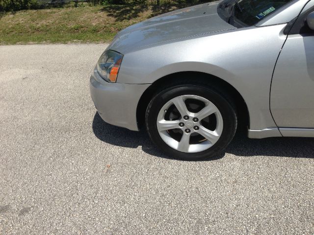 Mitsubishi Galant 2009 photo 2