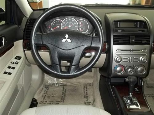 Mitsubishi Galant 2009 photo 4