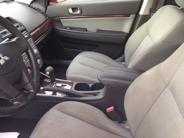 Mitsubishi Galant 2009 photo 1