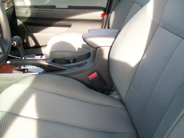 Mitsubishi Galant 2009 photo 2