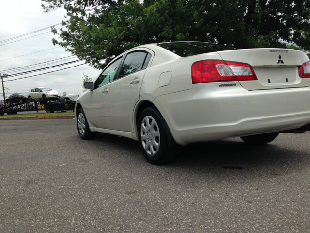 Mitsubishi Galant 2009 photo 2