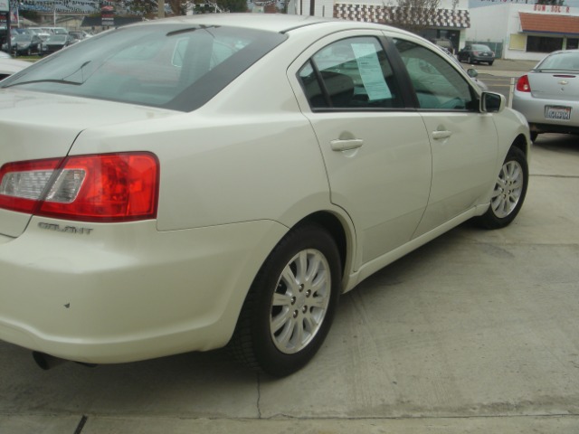 Mitsubishi Galant 2009 photo 2