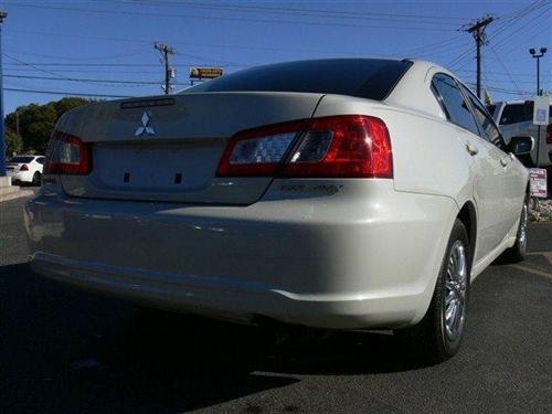Mitsubishi Galant 2009 photo 2