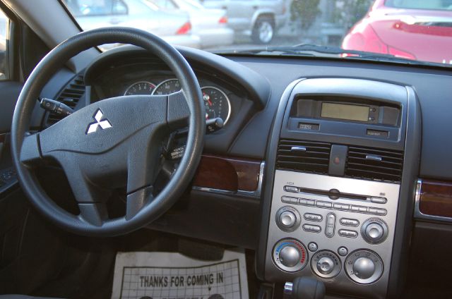Mitsubishi Galant 2009 photo 5