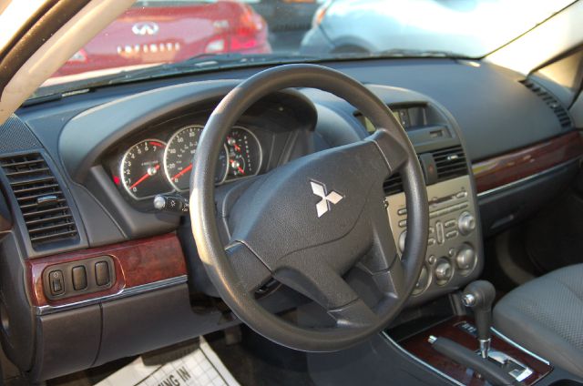 Mitsubishi Galant 2009 photo 6