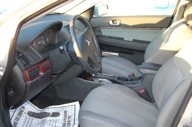 Mitsubishi Galant 2009 photo 7