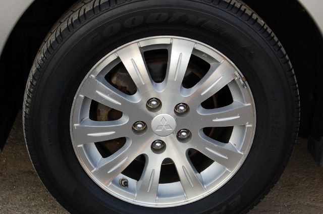 Mitsubishi Galant 2009 photo 8