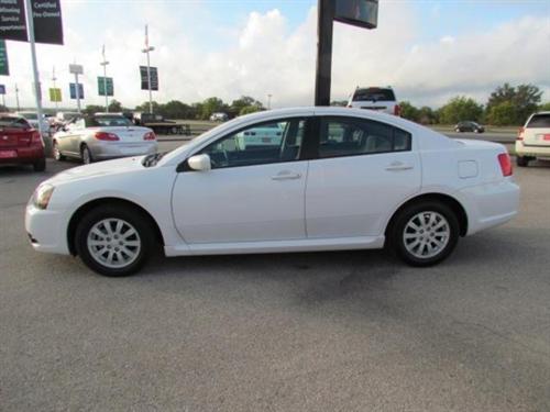 Mitsubishi Galant 2010 photo 1