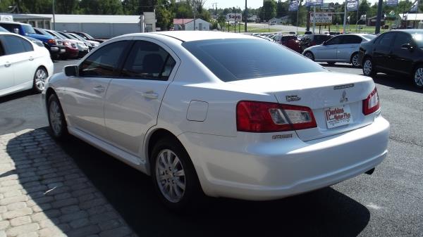 Mitsubishi Galant 2010 photo 13