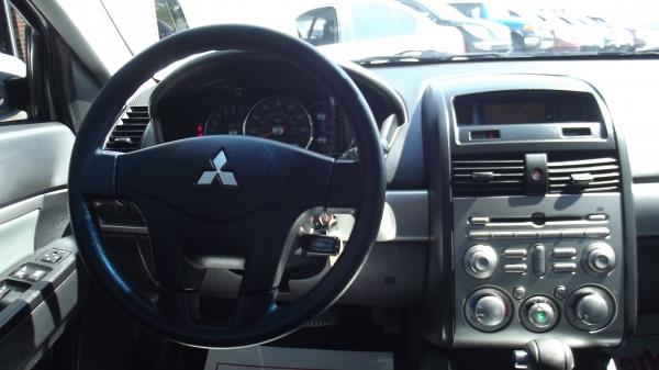 Mitsubishi Galant 2010 photo 5