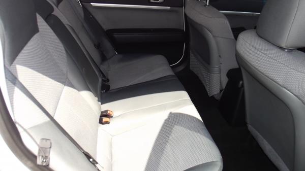 Mitsubishi Galant 2010 photo 8