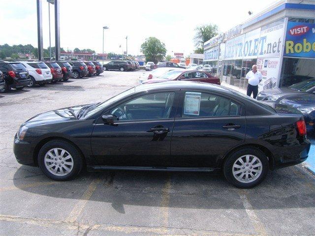 Mitsubishi Galant 2010 photo 1