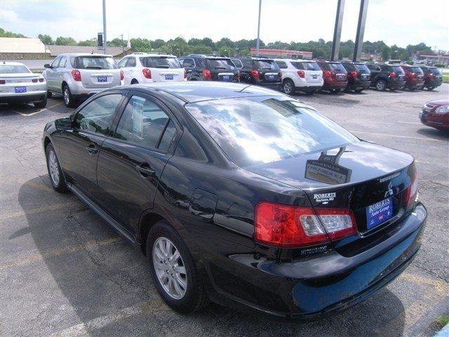 Mitsubishi Galant 2010 photo 2