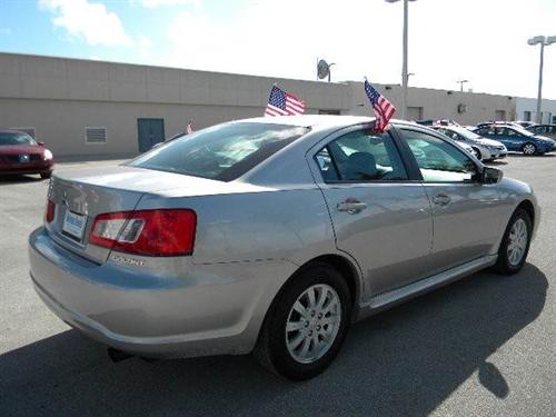 Mitsubishi Galant 2010 photo 3