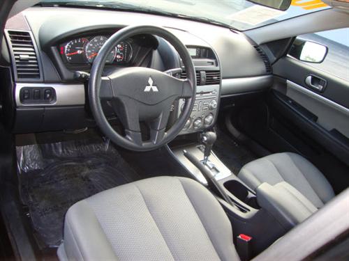 Mitsubishi Galant 2010 photo 2