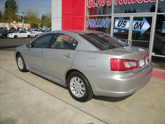 Mitsubishi Galant 2010 photo 2