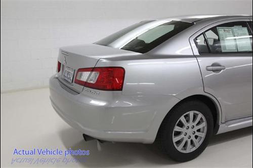 Mitsubishi Galant 2010 photo 2