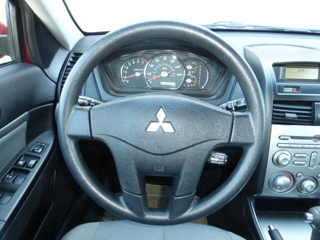 Mitsubishi Galant 2010 photo 22