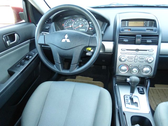 Mitsubishi Galant 2010 photo 23