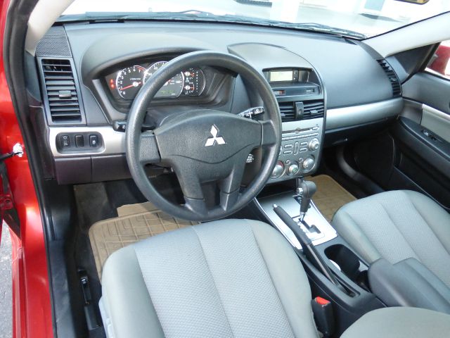 Mitsubishi Galant 2010 photo 7