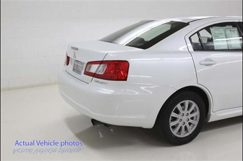 Mitsubishi Galant 2010 photo 3
