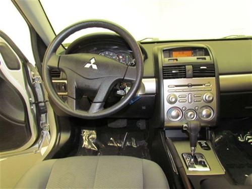Mitsubishi Galant 2010 photo 5