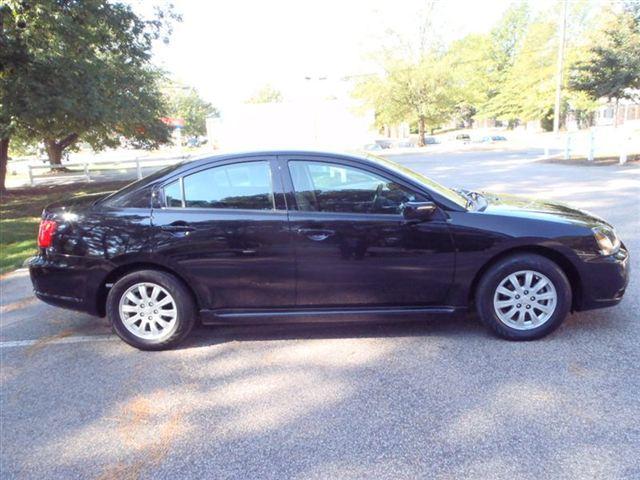 Mitsubishi Galant 2010 photo 2