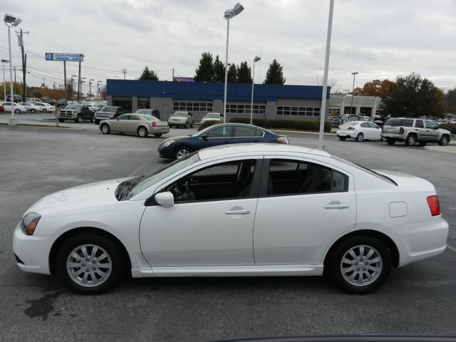 Mitsubishi Galant LW2 Sedan